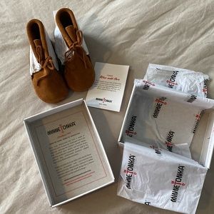 NWT Minnetonka classic fringe soft sole bootie